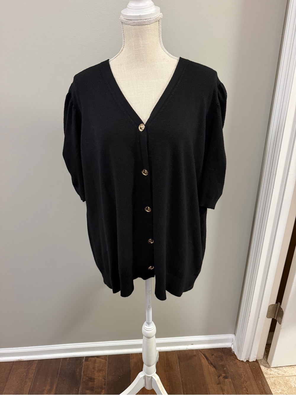 Women's Vila Milano black short-sleeve V-neck cardigan with gold buttons. 3X